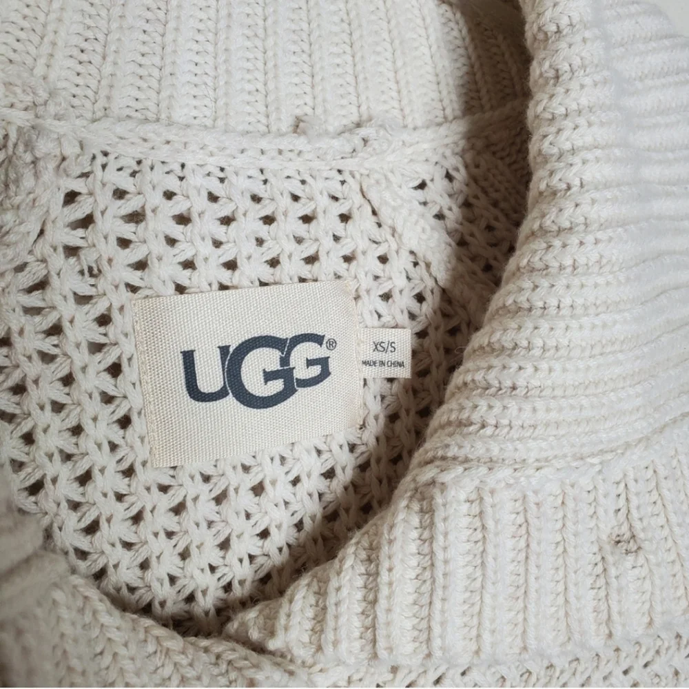 UGG Maribeth White Button Front Ribbed Cable Knit Wool Cape Cardigan Sweater